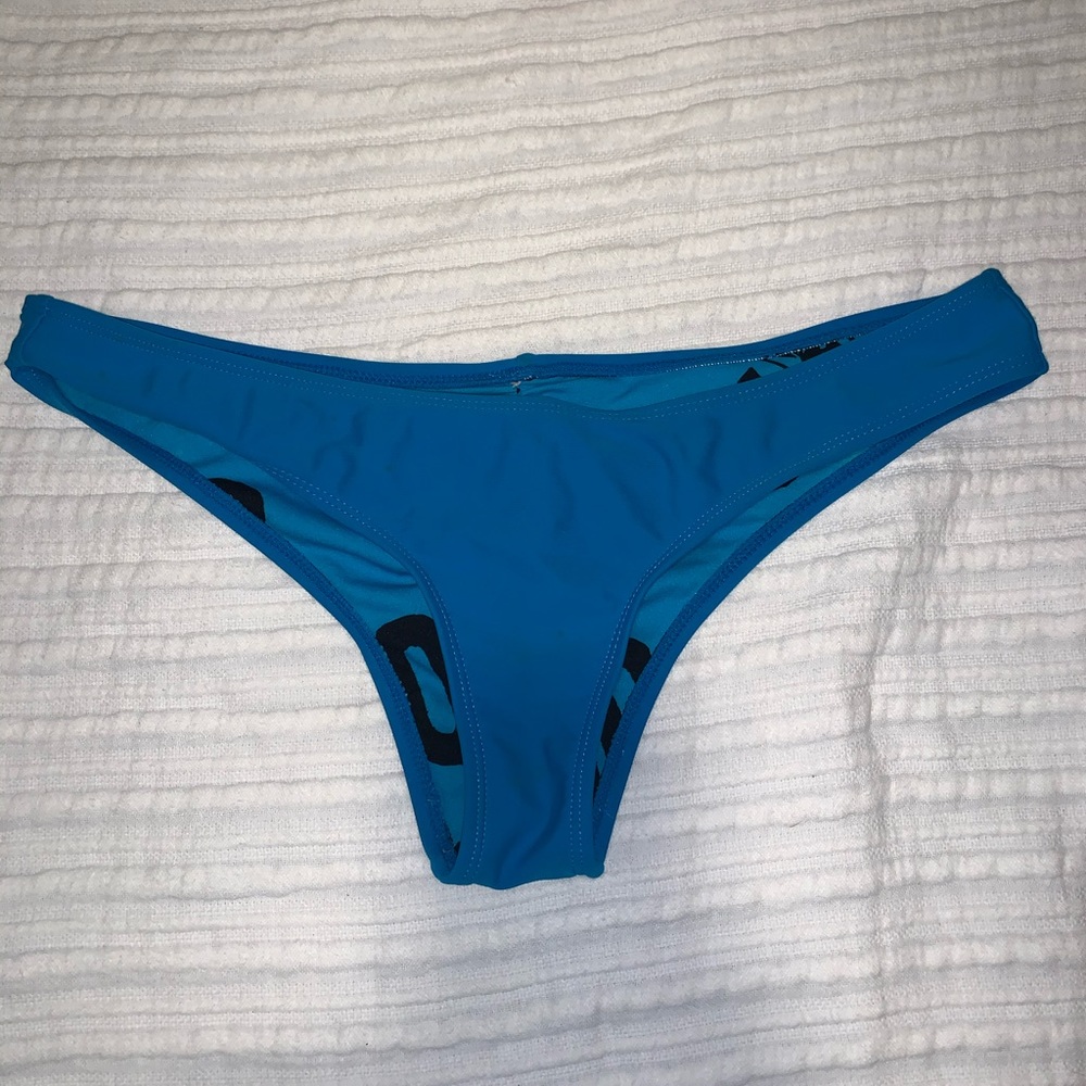 VOLCOM SCRUNCH BUM BIKINI BOTTOMS